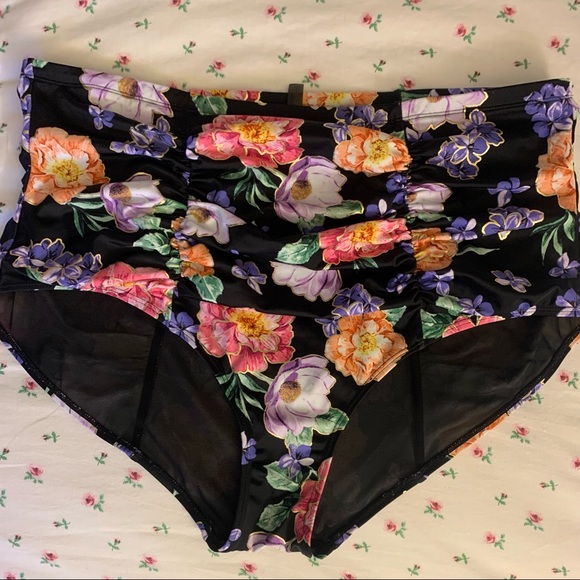 Torrid Black Metallic Floral Peplum Midkini Two Piece Swimsuit Bikini SET 3X - Picture 5 of 8